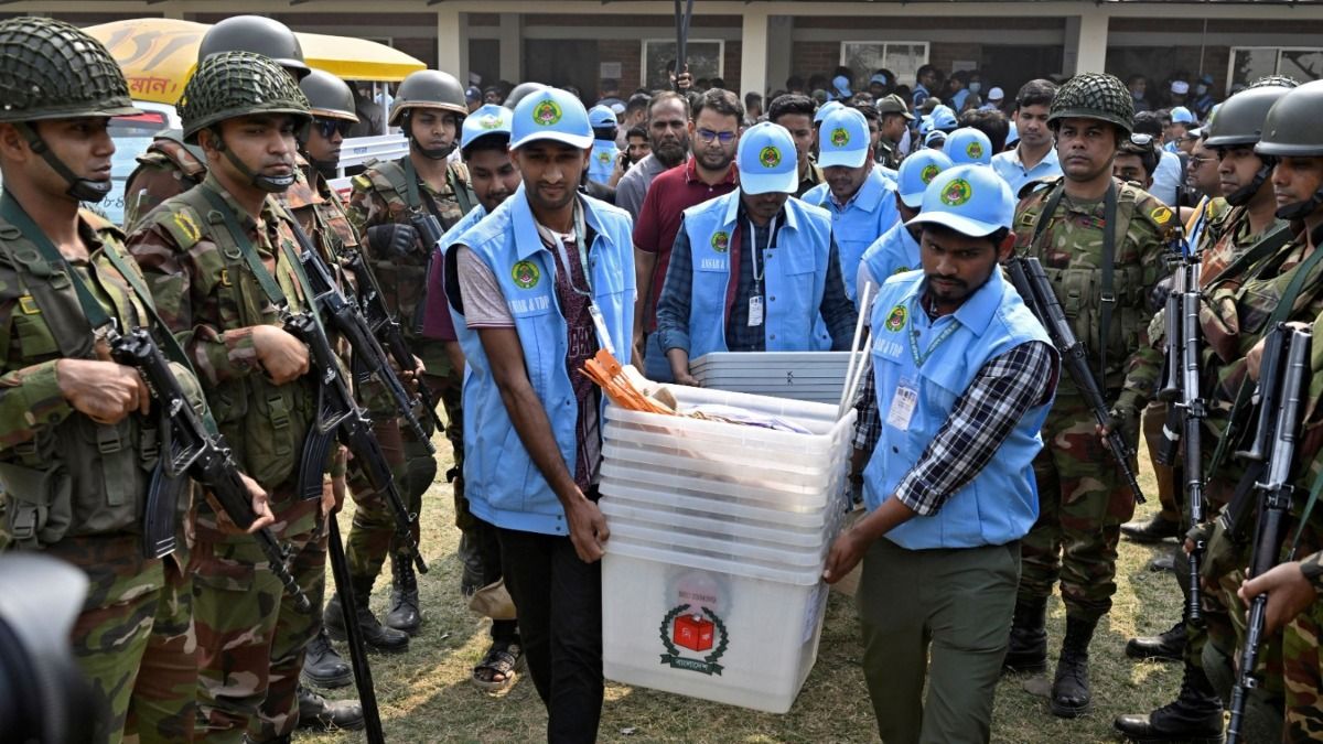 ভোট শেষ হল বাংলাদেশের।-রয়টার্স