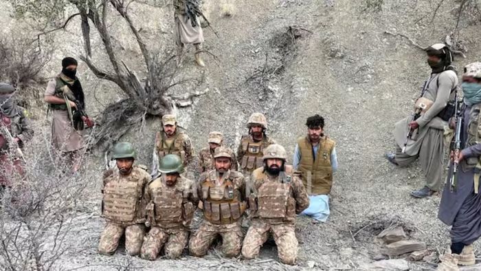 বালোচ বিদ্রোহীদের হাতে পাকড়াও ৭ পাক সেনা
