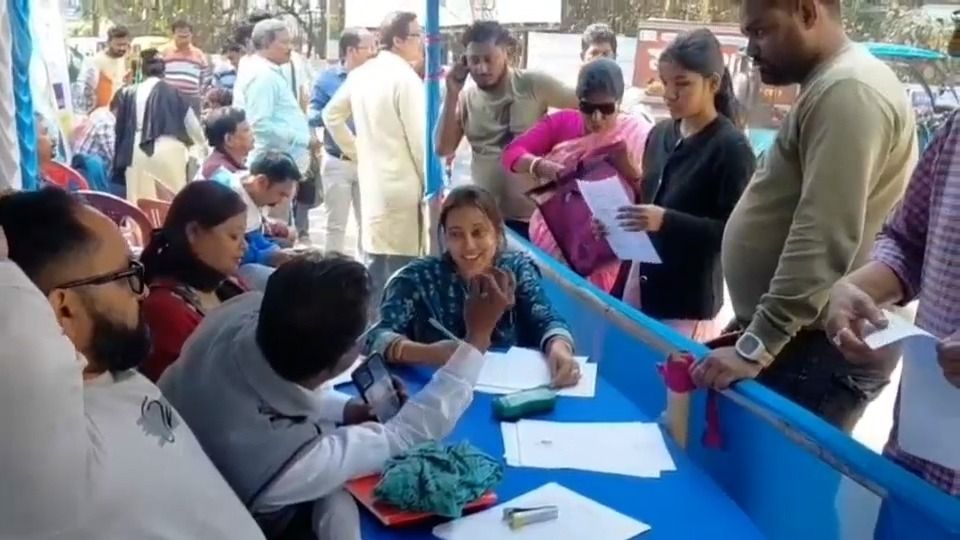 বাংলার যুব সাথী প্রকল্পের ক্য়াম্পের ভিড়।-ফাইল ছবি 