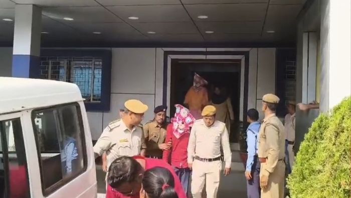 খুনের পর অপহরণের নাটক সাজিয়ে থানায় অভিযোগও দায়ের করেন অভিযুক্ত প্রেমিক।