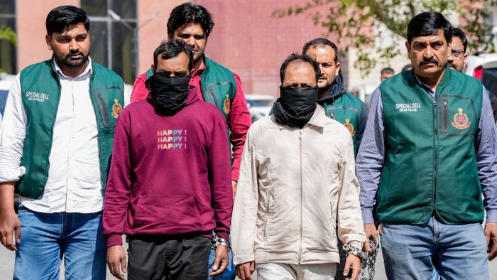 গ্রেফতার ৭ বাংলাদেশি, জড়িত কলকাতার বাসিন্দাও