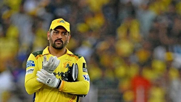 মাদ্রাজ হাইকোর্ট এমএস ধোনিকে অনুবাদ কাজের জন্য ১০ লক্ষ টাকা দিতে নির্দেশ দিয়েছে