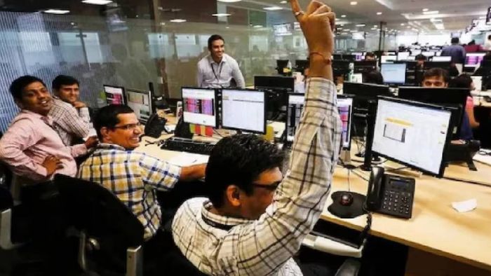 স্টক মার্কেটের বড় লাফ