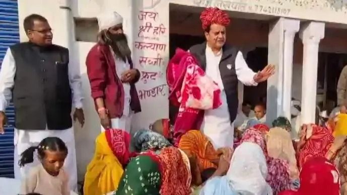 মুসলিম হওয়ায় মহিলাদের দিয়েও তা ছিনিয়ে নিলেন বিজেপি নেতা, VIDEO VIRAL  