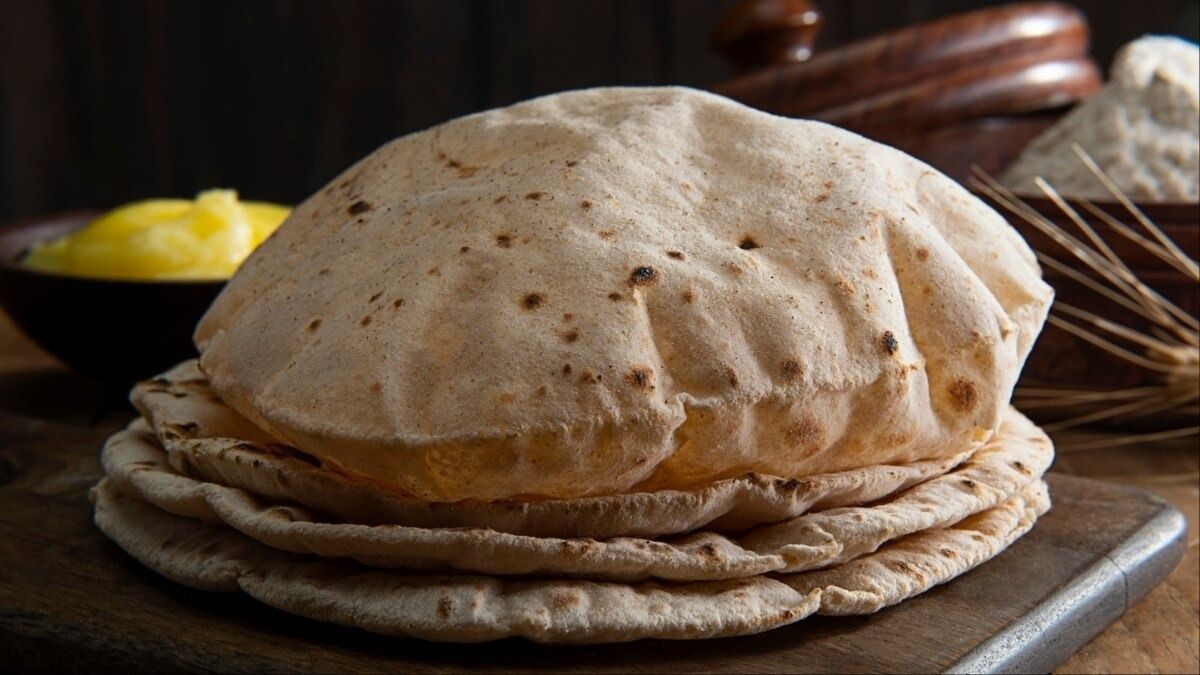 বাসি রুটিতেও আছে প্রচুর উপকারিতা।