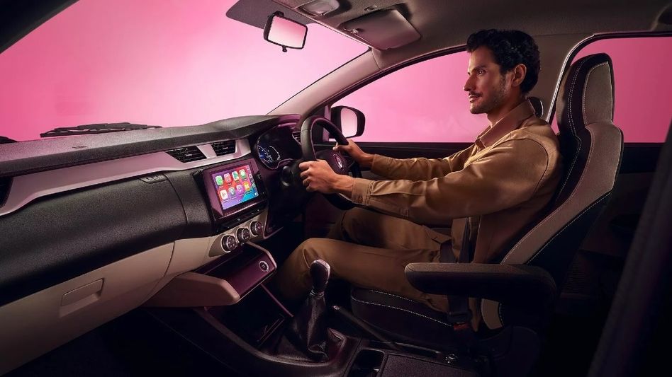 সস্তা হতেই 'হট কেক' এই ৭ সিটের গাড়ি, ব্যাপক সস্তায় প্রিমিয়াম ফিচার্স, দাম কত? সস্তা হতেই 'হট কেক' এই ৭ সিটের গাড়ি, ব্যাপক সস্তায় প্রিমিয়াম ফিচার্স, দাম কত?