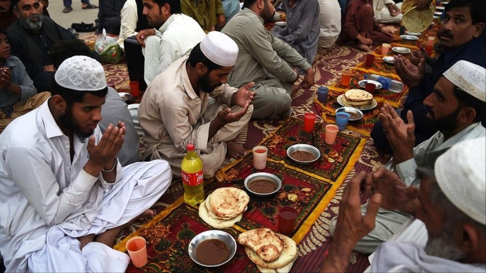 রমজানে বিশেষ খাদ্যপ্যাকেজ রাজ্যের, ইদ পর্যন্ত কমদামে মিলবে এইসব জিনিস রমজানে বিশেষ খাদ্যপ্যাকেজ রাজ্যের, ইদ পর্যন্ত কমদামে মিলবে এইসব জিনিস