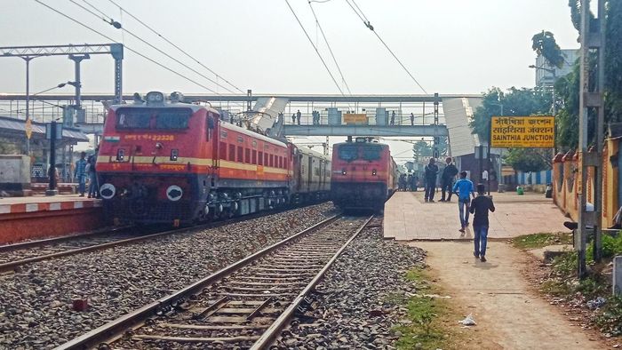 সাঁইথিয়া রেলস্টেশনের কাছে বোমাতঙ্ক