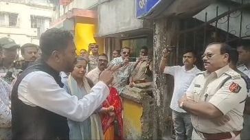 পুলিশকে হুমকি  BJP বিধায়কের 