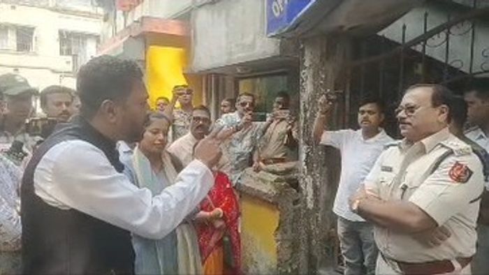 পুলিশকে হুমকি BJP বিধায়কের