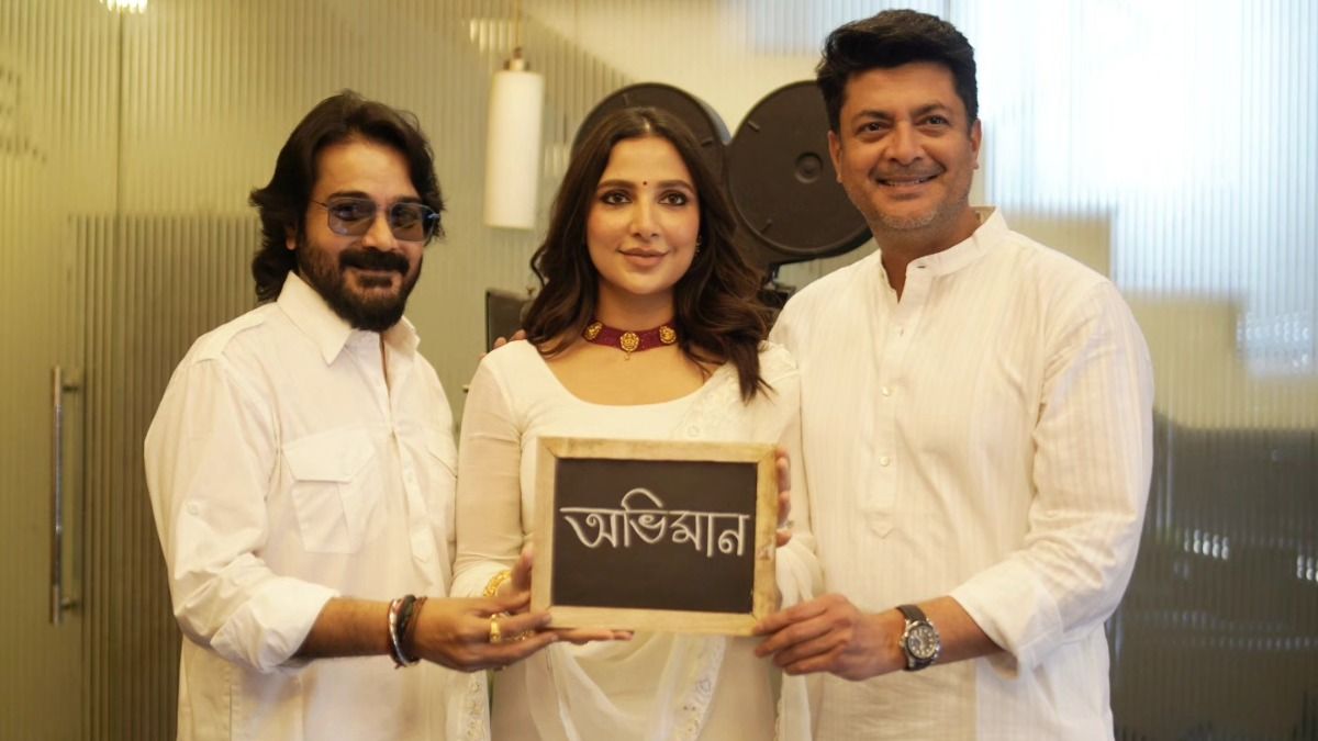 প্রসেনজিৎ, শুভশ্রী, যিশু (ছবি: ফেসবুক)   