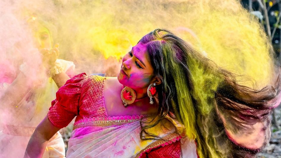 হোলির রাসায়নিক রঙেও ত্বকের ক্ষতি হবে না, রইল ৫ সহজ ঘরোয়া প্রতিকার হোলির রাসায়নিক রঙেও ত্বকের ক্ষতি হবে না, রইল ৫ সহজ ঘরোয়া প্রতিকার