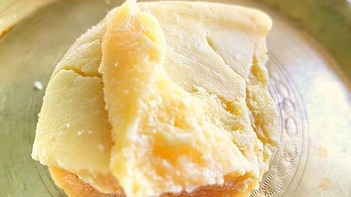 ঘরেই মুহূর্তে বানান দোকানের চেয়ে খাঁটি ও সুস্বাদু খোয়া, তারপর যে কোনও মিষ্টি বানান