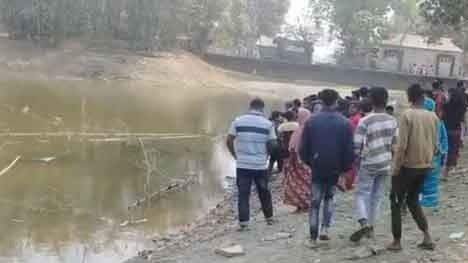 প্রধানের পুকুরের নীচ থেকে উদ্ধার লুকনো দুটি টোটো, বড় অপরাধের ইঙ্গিত?