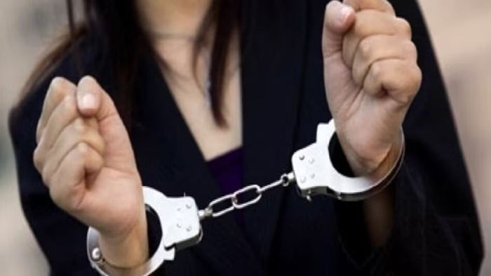 বাংলাদেশী গ্রেফতার