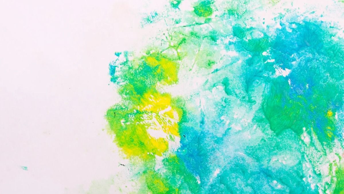 দোলের রং লেগে গেছে দেওয়ালে? সহজ ঘরোয়া টিপসেই মিলবে সমাধান