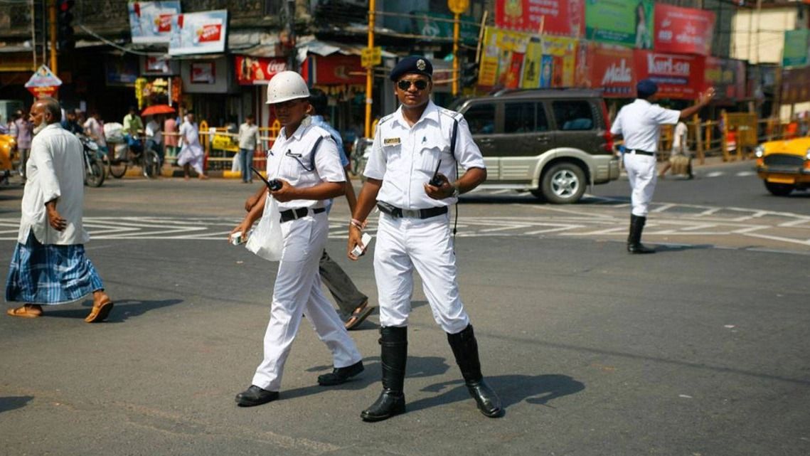 দুপুরে মেট্রো চ্যানেলে মমতার ধর্না, ট্র্যাফিকে একাধিক বিধিনিষেধ, কোন কোন রাস্তায়? 
