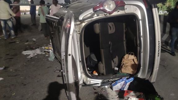 ডুয়ার্সের মৌলানিতে নিয়ন্ত্রণ হারিয়ে ব্রিজের রেলিঙে ধাক্কা মারল গাড়ি, মৃত ২ তরুণী, জখম ৫