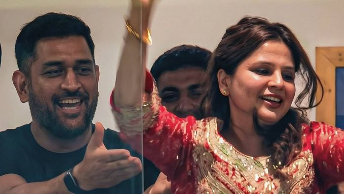 মহেন্দ্র সিং ধোনি ও সাক্ষী ধোনি