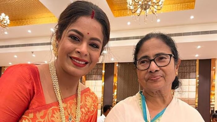 মমতা বন্দ্যোপাধ্যায়ের সঙ্গে ইমন চক্রবর্তী