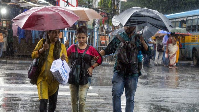 আজও কলকাতা-সহ জেলায় জেলায় বৃষ্টি