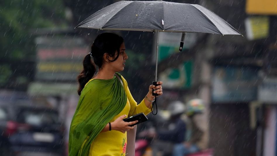 আজ-কাল ৭ জেলায় ঝড়বৃষ্টির পূর্বাভাস, তাপমাত্রায় বড় হেরফের নেই আজ-কাল ৭ জেলায় ঝড়বৃষ্টির পূর্বাভাস, তাপমাত্রায় বড় হেরফের নেই