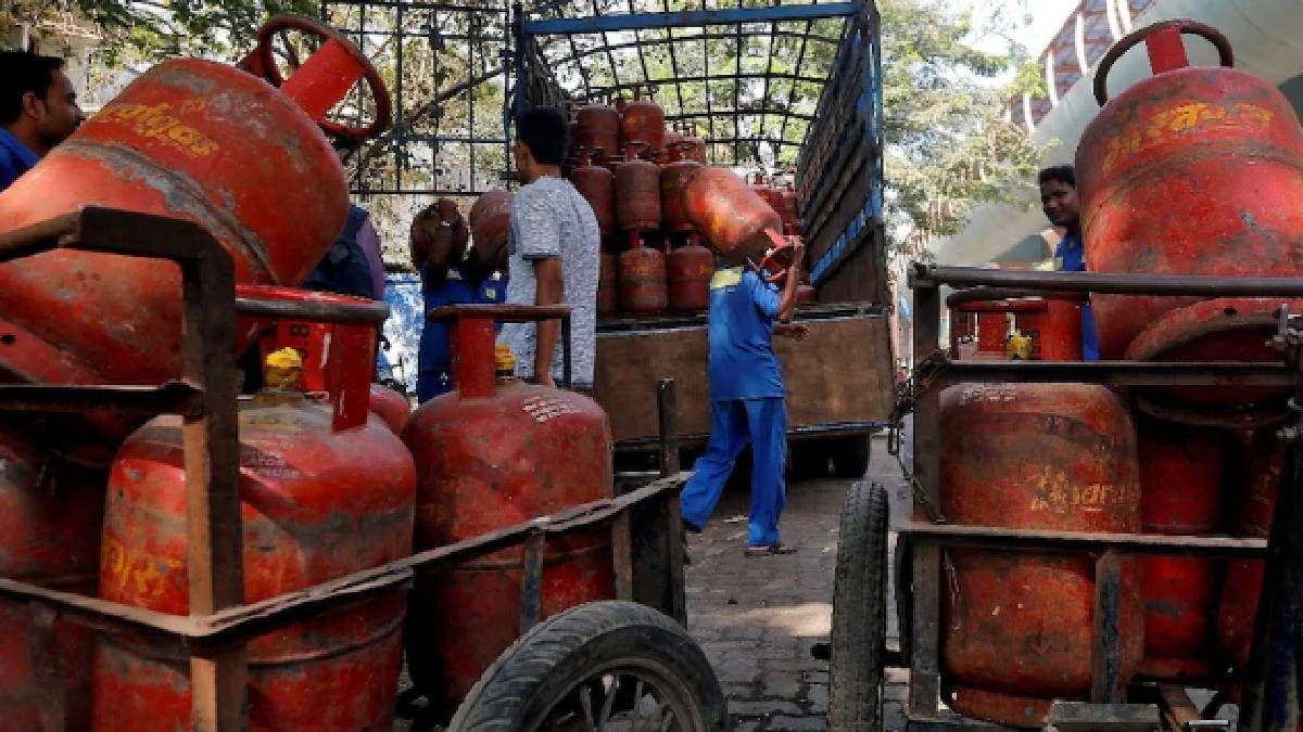 ঘরে ঘরে রান্নার গ্যাস পৌঁছতে ECA লাগু করল মোদী সরকার, এতে কী লাভ?