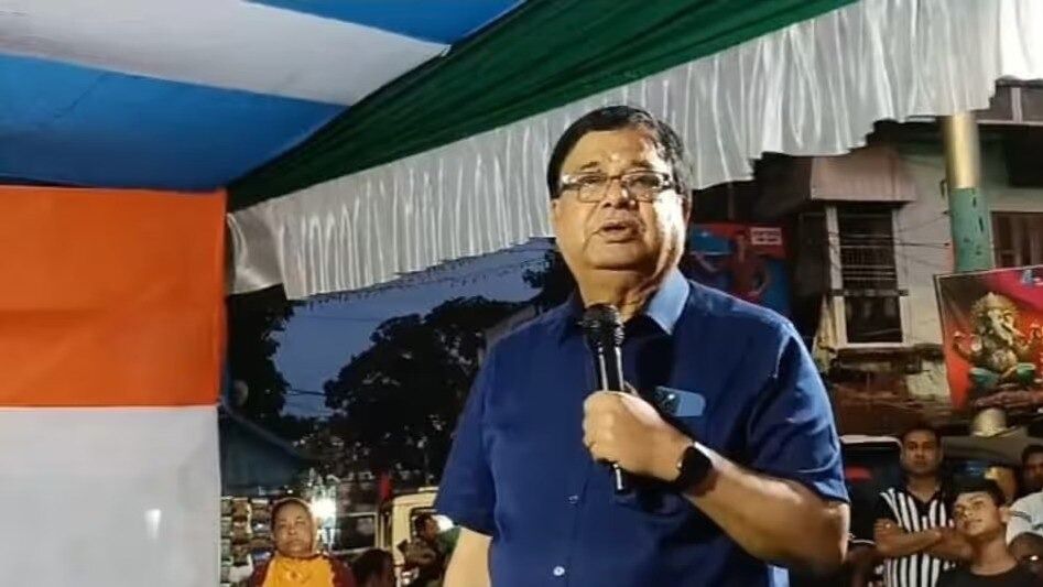 অনশন তুললেন উদয়ন, '... ফল ভাল হবে না,' কমিশনকে হুঁশিয়ারিও দিলেন