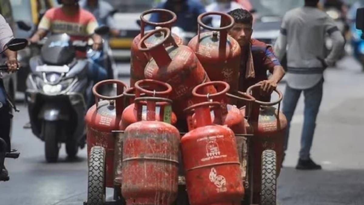বছরে কতগুলি LPG রান্নার গ্যাস বুক করা যায়? নিয়মটা জানা জরুরি