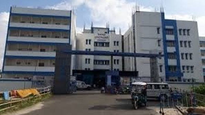 ভুল ইঞ্জেকশনেই মৃত্যু? ইসলামপুর হাসপাতালে রোগীর প্রাণহানি ঘিরে রণক্ষেত্র