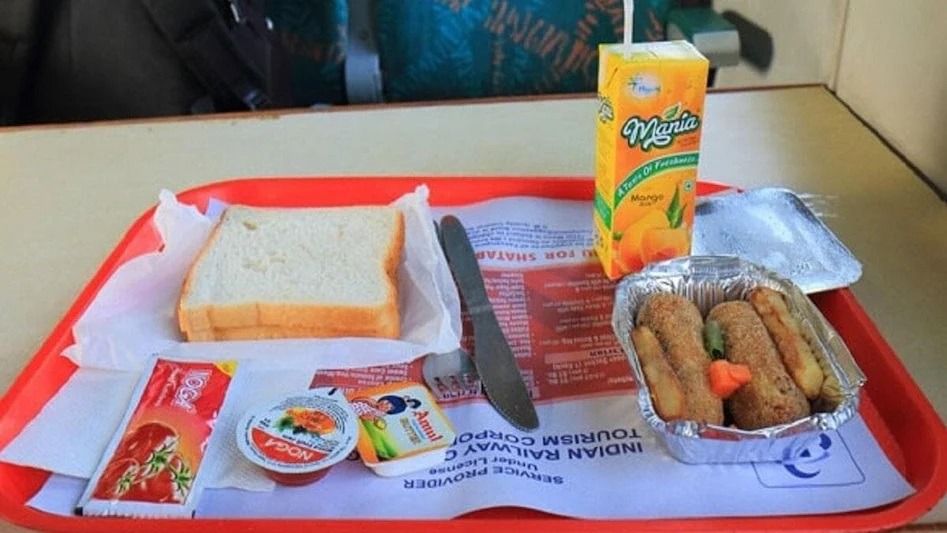 গ্যাসের বদলে ইন্ডাকশন, IRCTC-র নির্দেশ মানতে হিমশিম খাচ্ছে ক্যান্টিনগুলো 