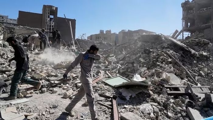 বিধ্বস্ত ইরান