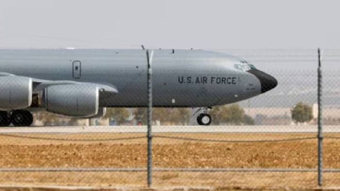 কেসি ১৩৫ ক্র্যাশ