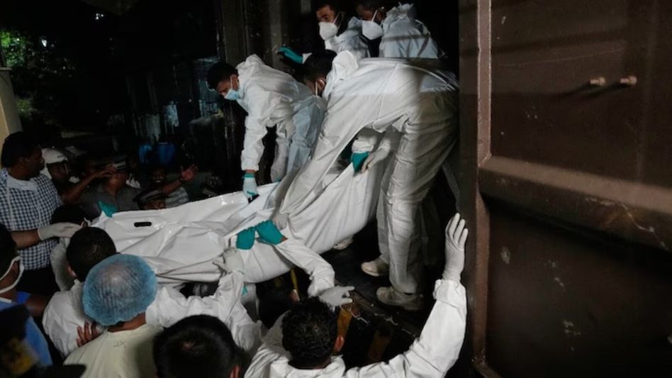 আমেরিকার হামলায় মৃত্যু ৮৪ ইরানি নাবিকের, শ্রীলঙ্কা থেকে দেশে ফিরছে মরদেহ আমেরিকার হামলায় মৃত্যু ৮৪ ইরানি নাবিকের, শ্রীলঙ্কা থেকে দেশে ফিরছে মরদেহ