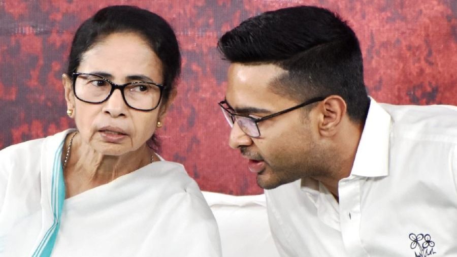 মমতা বন্দ্যোপাধ্যায় ও অভিষেক বন্দ্যোপাধ্যায়।-ফাইল ছবি