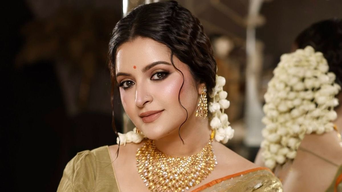 ফেসবুকে রহস্যময় পোস্ট পরীমনির! কাকে উদ্দেশ্য করে সতর্ক করলেন?  