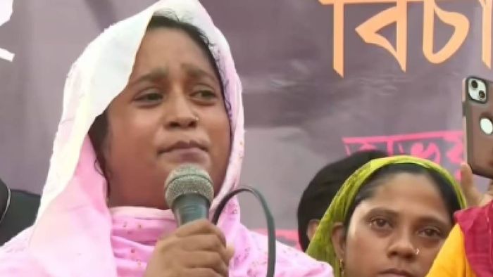 সাবিনাকে নিয়ে পার্টিতেই ক্ষোভ