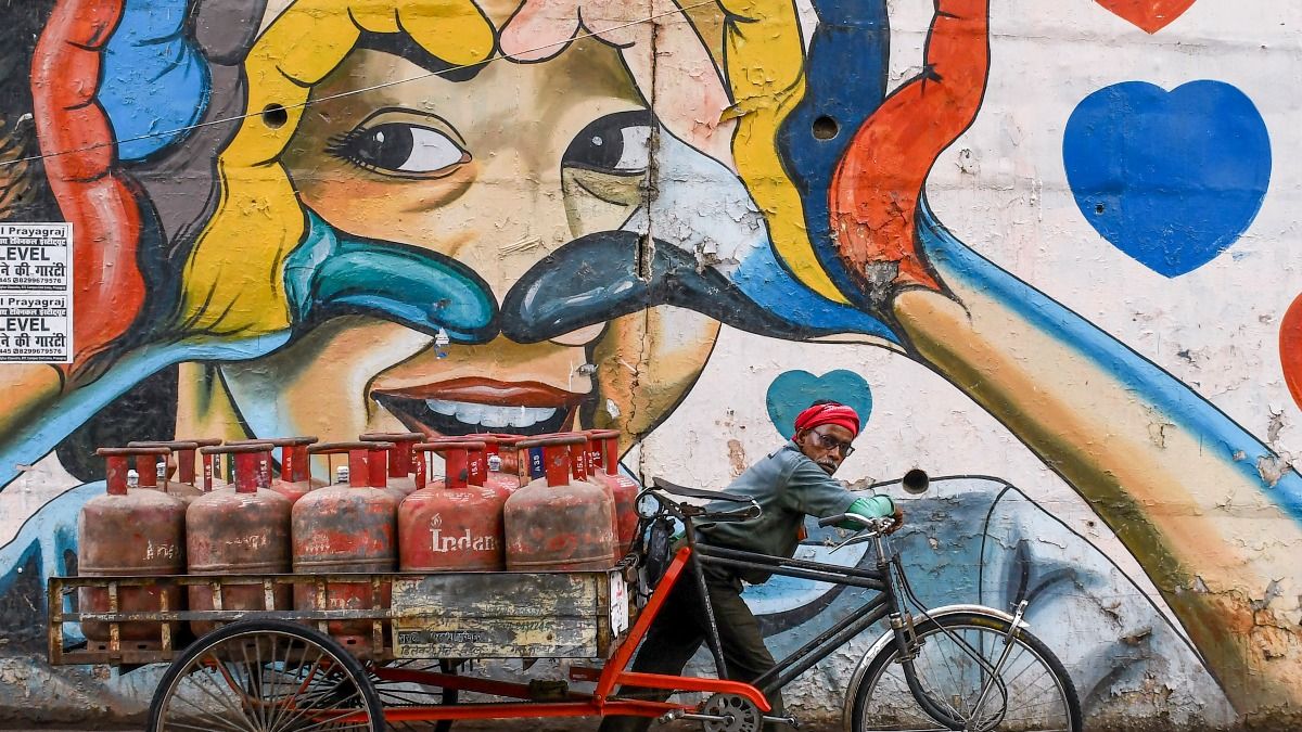 LPG সিলিন্ডার এখন ঠিক কত টাকা দাম? ঘরোয়া ও বাণিজ্যিক, দুই রেটই রইল 