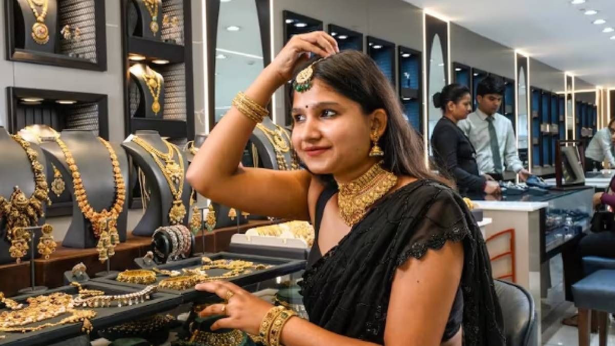 হঠাৎ ৮০০০ টাকা সস্তা সোনা, রুপোর দামেও বড় পতন, আজ রেট কত?