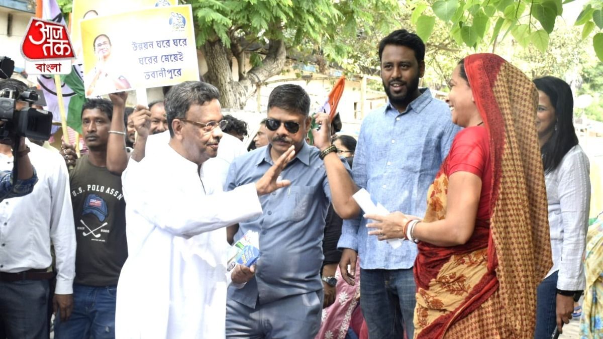 চেতলায় প্রচারে ফিরহাদ।-ফাইল ছবি