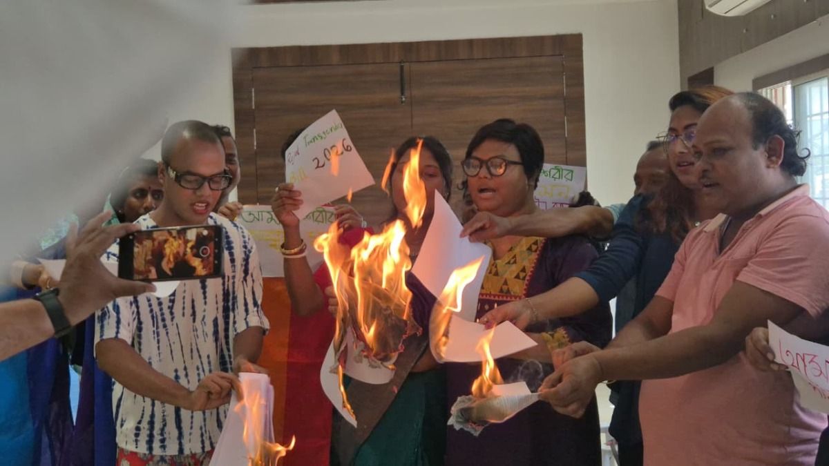 নয়া বিলে রূপান্তরকামীরা ক্ষুব্ধ, আলিপুরদুয়ারেও পুড়ল বিলের কপি, কেন?
