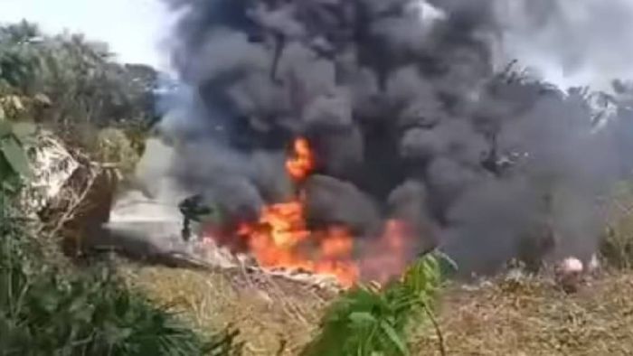 কলোম্বিয়ার মিলিটারি প্লেন ক্র্যাশ