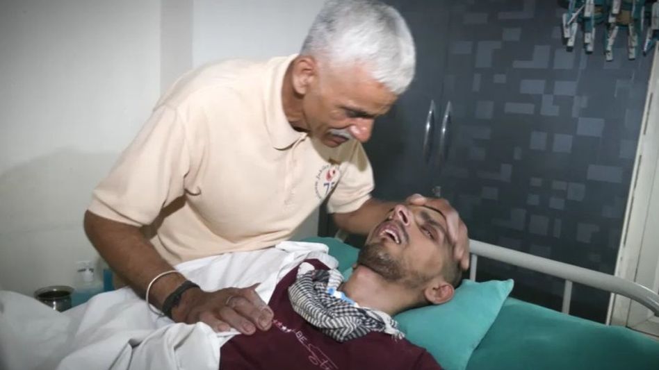 ১০ দিন হয়ে গেল, জল, খাবার বন্ধ, লাইফ সাপোর্ট নেই, তবু জীবিত সেই হরিশ রানা, AIMS ডাক্তাররাও অবাক ১০ দিন হয়ে গেল, জল, খাবার বন্ধ, লাইফ সাপোর্ট নেই, তবু জীবিত সেই হরিশ রানা, AIMS ডাক্তাররাও অবাক