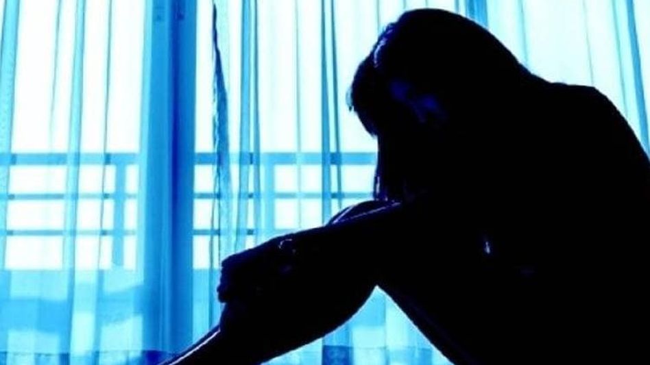 স্বামীকে পুলিশে নিয়ে যাওয়ার পর গৃহবধূকে গণধর্ষণের অভিযোগ, চাঞ্চল্য হরিরামপুরে স্বামীকে পুলিশে নিয়ে যাওয়ার পর গৃহবধূকে গণধর্ষণের অভিযোগ, চাঞ্চল্য হরিরামপুরে