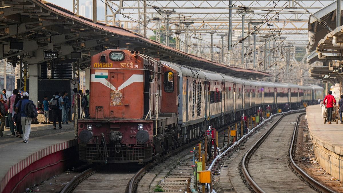 ওয়েটিং লিস্ট বা RAC টিকিট ক্যানসেল করলে কত চার্জ কাটবে? রেলের একাধিক নয়া নিয়ম ১ এপ্রিল থেকে লাগু