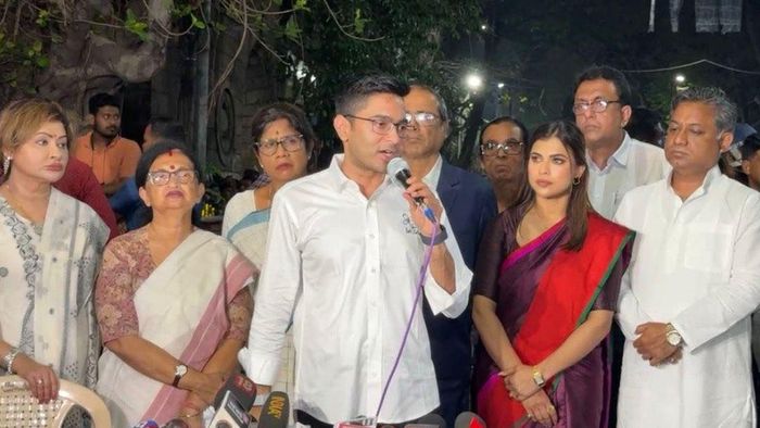 নির্বাচন কমিশনের অফিসে অভিষেক বন্দ্য়োপাধ্যায়