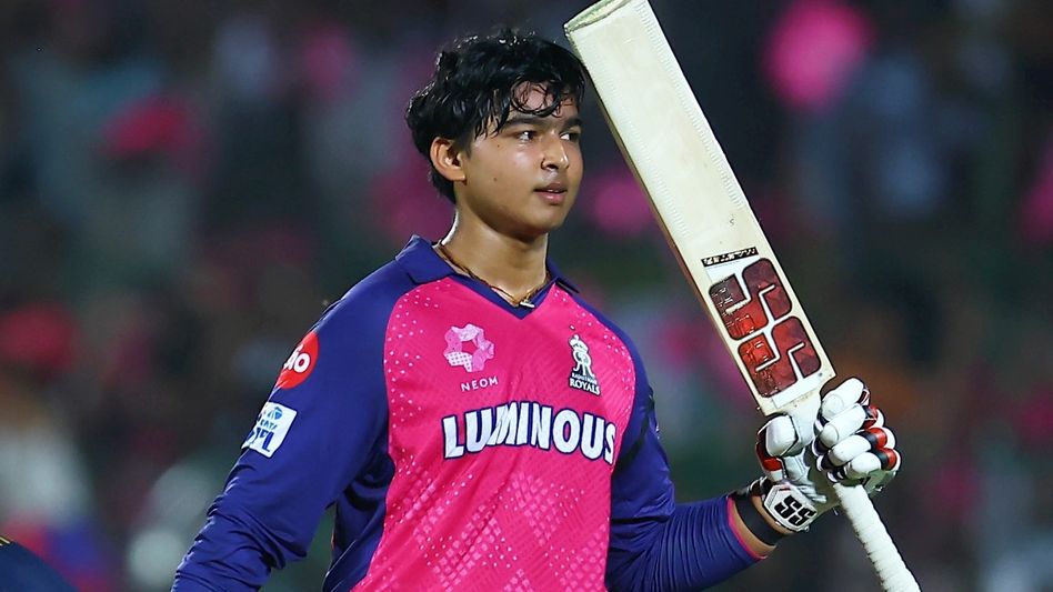 ১৫ বলে ৫০, পনেরোর সূর্যবংশীর বারবার বিধ্বংসী ব্যাটিং, তবু কেন টিম ইন্ডিয়ায় সুযোগ নেই? ১৫ বলে ৫০, পনেরোর সূর্যবংশীর বারবার বিধ্বংসী ব্যাটিং, তবু কেন টিম ইন্ডিয়ায় সুযোগ নেই?