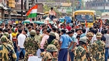 ময়নাগুড়ি-শিলিগুড়ি থেকে মালদা, ভোটার তালিকায় নাম বাদ পড়ায় দফায় দফায় বিক্ষোভ