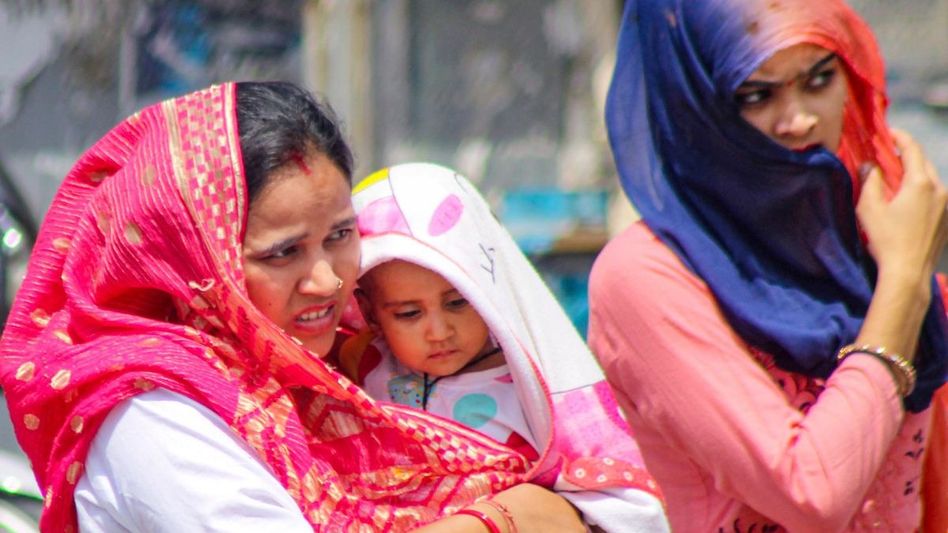 মার্চ ছিল 'শীতল', এপ্রিল থেকে জুন তীব্র গরম অপেক্ষা করছে, কত ডিগ্রি চড়তে পারে? মার্চ ছিল 'শীতল', এপ্রিল থেকে জুন তীব্র গরম অপেক্ষা করছে, কত ডিগ্রি চড়তে পারে?