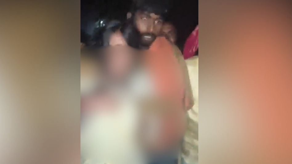 তরুণীকে ধর্ষণের চেষ্টার VIDEO VIRAL, নালন্দায় পৈশাচিক আনন্দে মাতল অভিযুক্তরা তরুণীকে ধর্ষণের চেষ্টার VIDEO VIRAL, নালন্দায় পৈশাচিক আনন্দে মাতল অভিযুক্তরা